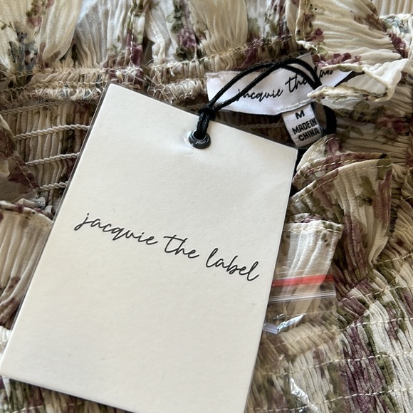 NWT Jacquie the label Lilac Floral Smocked Blouse in Natural.  Size Medium - Picture 6 of 6